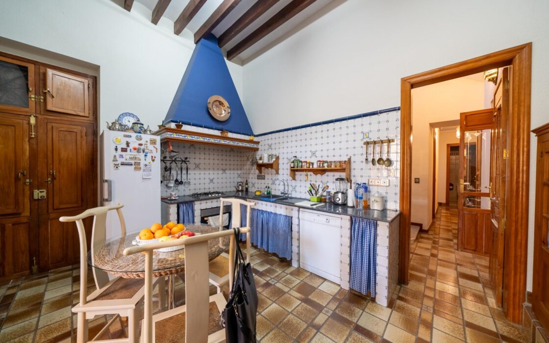 Іспанське помістя з терасою в Мучамьеле 1350 кв.м