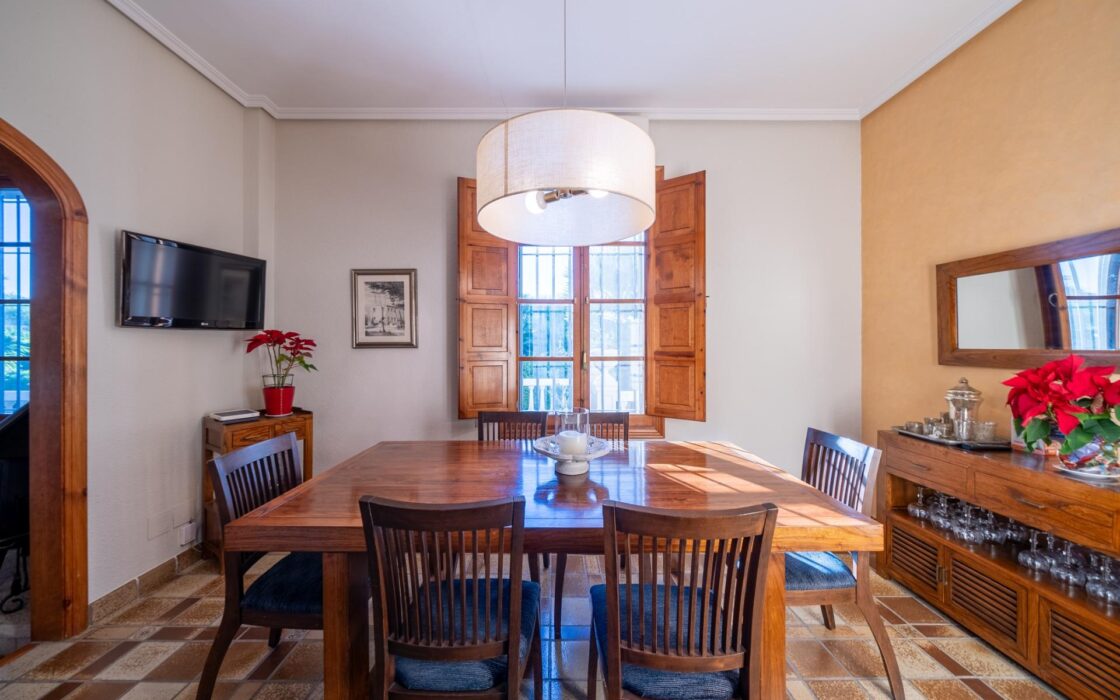 Іспанське помістя з терасою в Мучамьеле 1350 кв.м