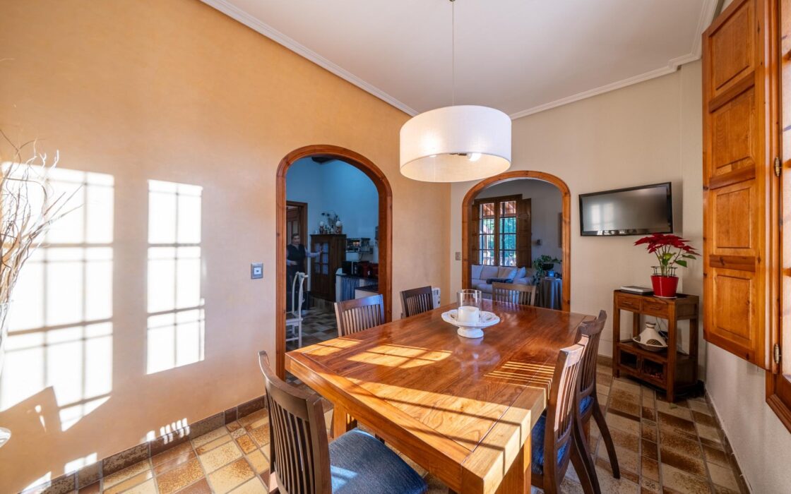 Іспанське помістя з терасою в Мучамьеле 1350 кв.м