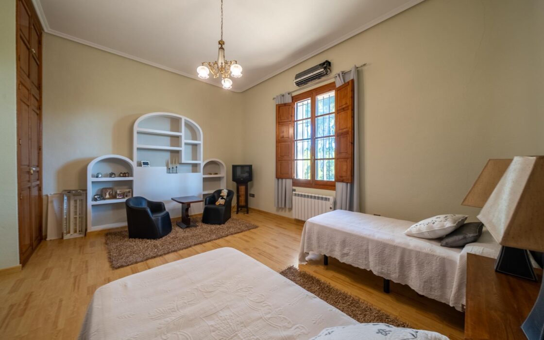 Іспанське помістя з терасою в Мучамьеле 1350 кв.м