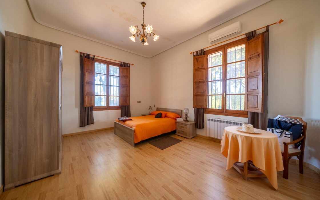 Іспанське помістя з терасою в Мучамьеле 1350 кв.м