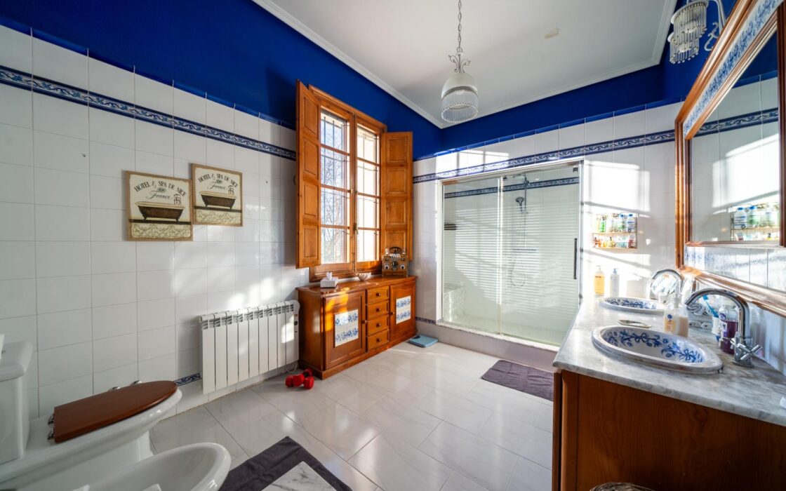 Іспанське помістя з терасою в Мучамьеле 1350 кв.м