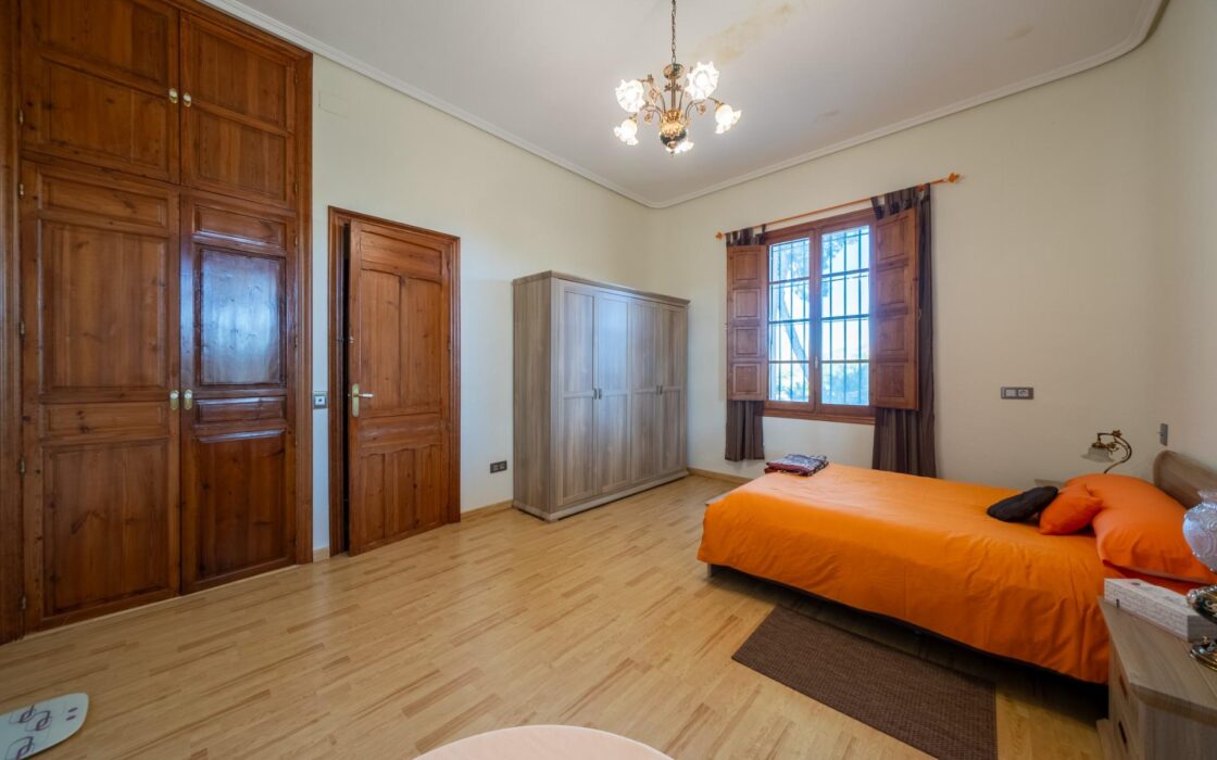 Іспанське помістя з терасою в Мучамьеле 1350 кв.м