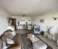 Стильні апартаменти 87 кв.м з терасою біля моря у Фуэнхиролі