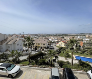 Стильні апартаменти 87 кв.м з терасою біля моря у Фуэнхиролі