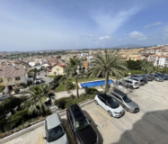 Стильні апартаменти 87 кв.м з терасою біля моря у Фуэнхиролі