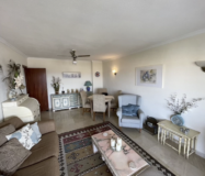 Стильні апартаменти 87 кв.м з терасою біля моря у Фуэнхиролі