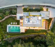 Роскошная вилла с террасой в Нуэва Андалусия 785 кв.м