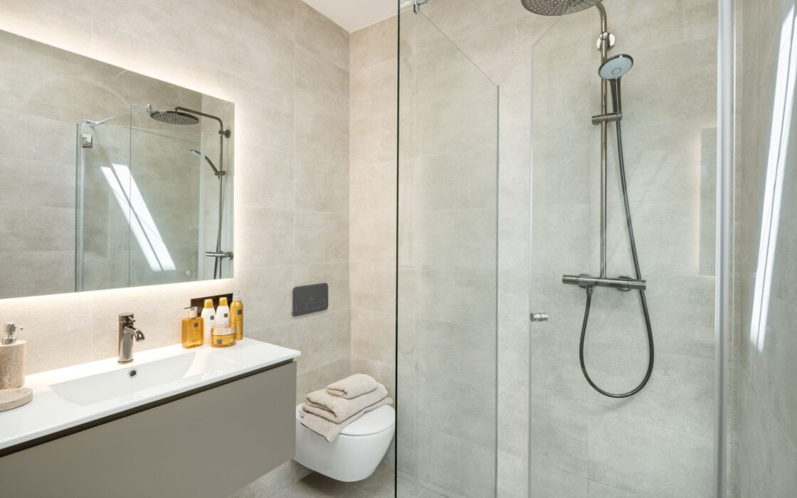 Роскошная вилла с террасой в Нуэва Андалусия 785 кв.м