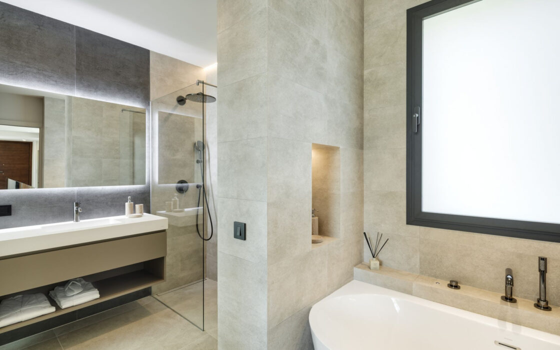 Роскошная вилла с террасой в Нуэва Андалусия 785 кв.м