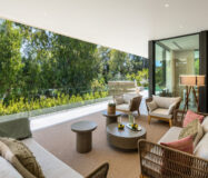 Роскошная вилла с террасой в Нуэва Андалусия 785 кв.м