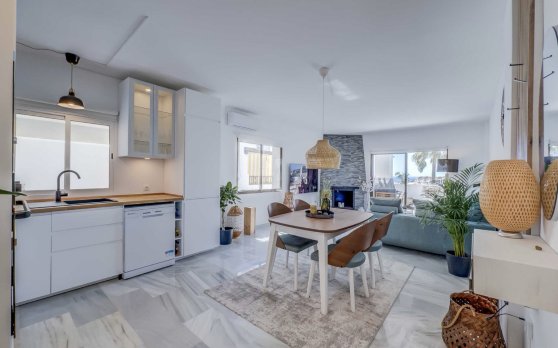 Прекрасная 2-комнатная квартира с видом на море в Михасе