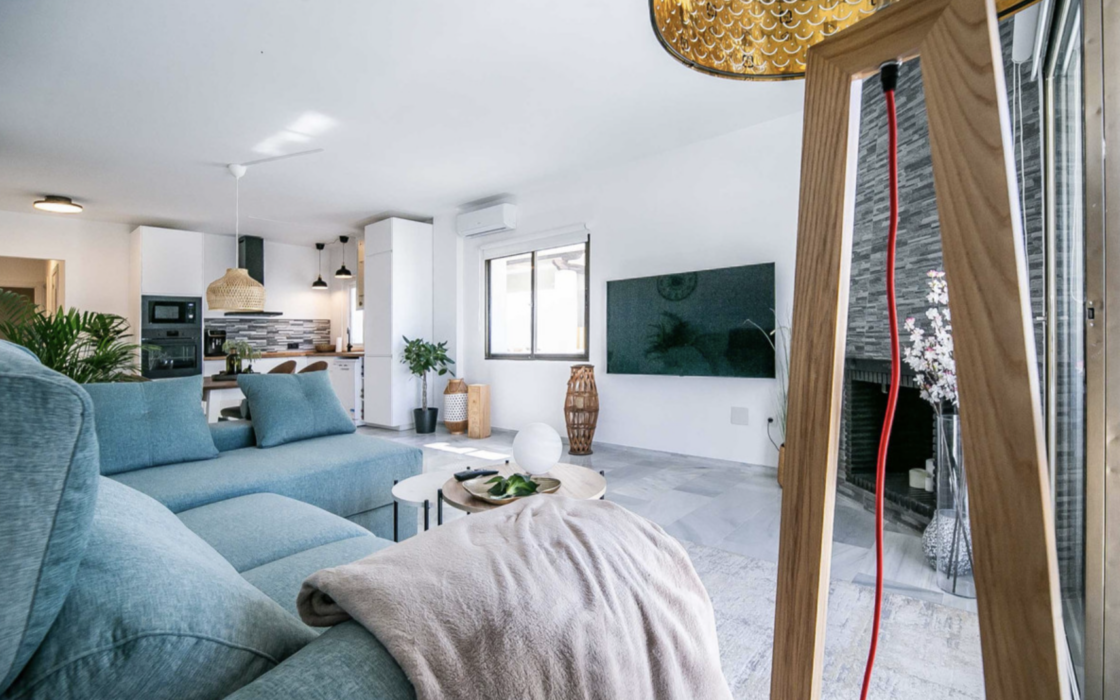 Прекрасная 2-комнатная квартира с видом на море в Михасе