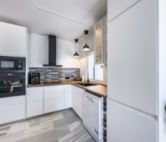 Прекрасная 2-комнатная квартира с видом на море в Михасе