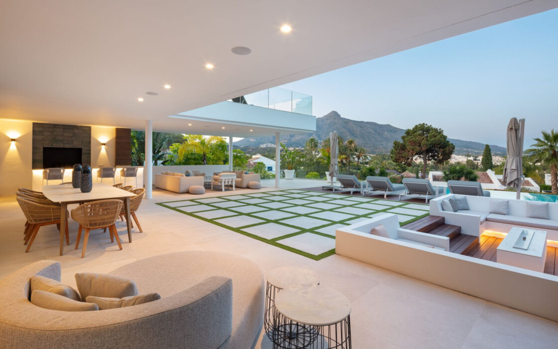 Вілла з панорамним видом в Новій Андалусії, 556 кв.м