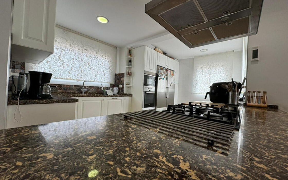 Прекрасный Реновированный Дом в Михас с Террасой 136 кв.м