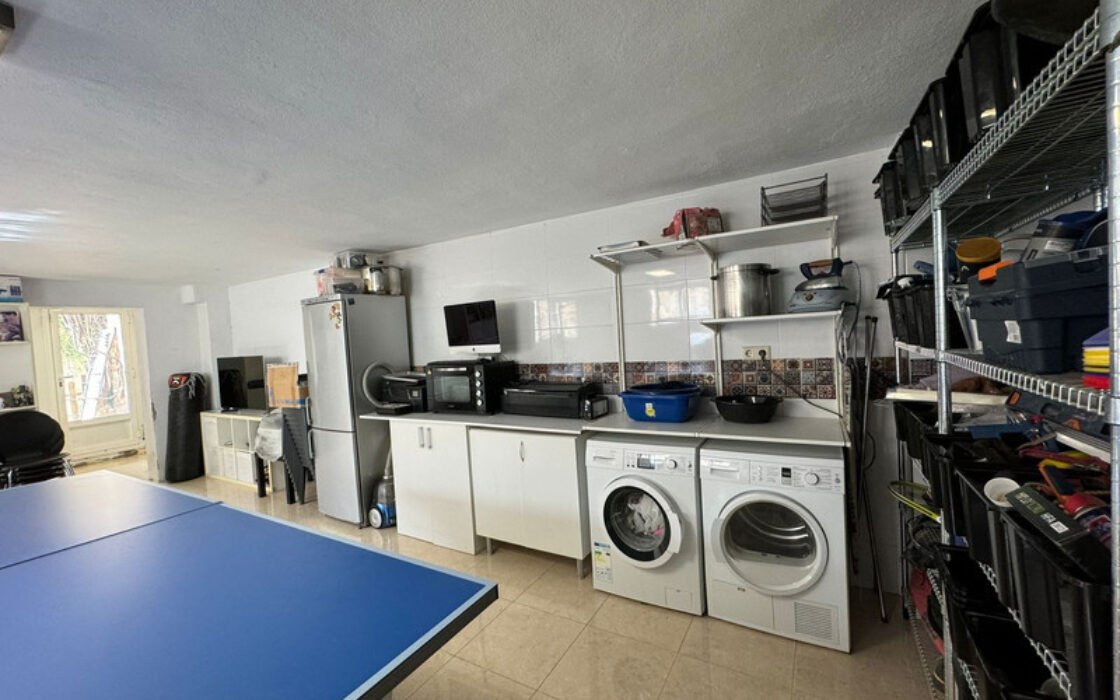 Прекрасный Реновированный Дом в Михас с Террасой 136 кв.м