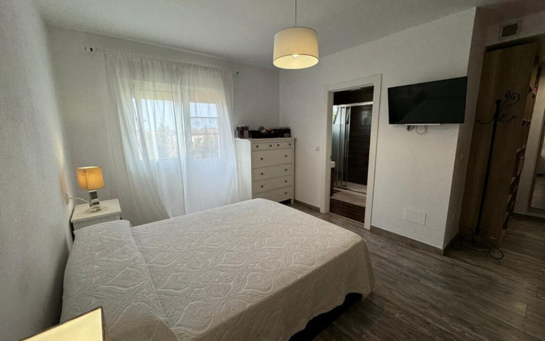 Прекрасный Реновированный Дом в Михас с Террасой 136 кв.м