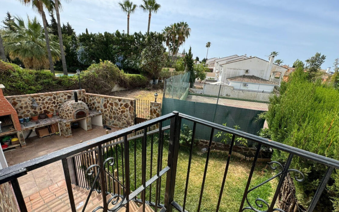 Прекрасный Реновированный Дом в Михас с Террасой 136 кв.м