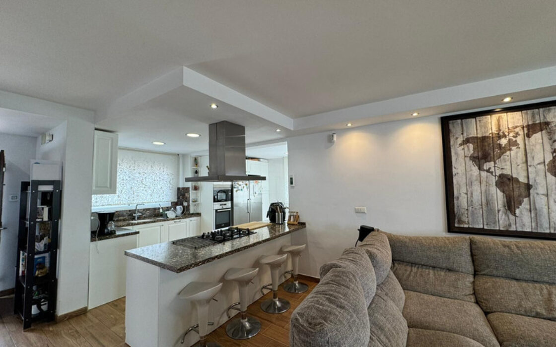 Прекрасный Реновированный Дом в Михас с Террасой 136 кв.м