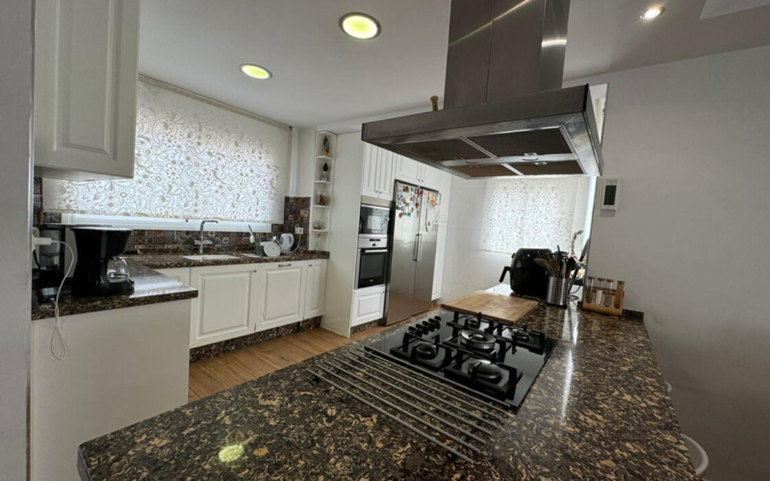 Прекрасный Реновированный Дом в Михас с Террасой 136 кв.м