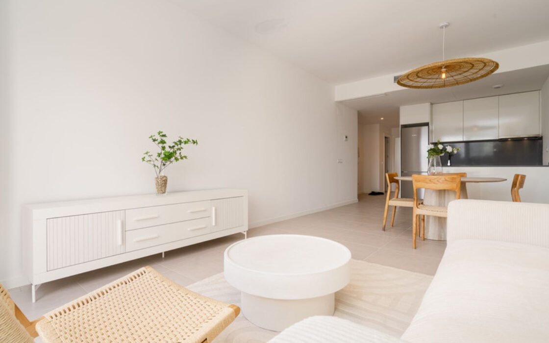 Апартаменти 2+1 з терасою біля моря в Естепоні 90 кв.м