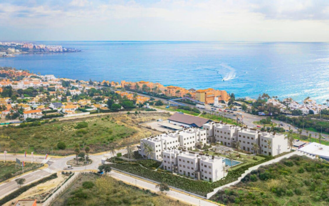 Апартаменти 2+1 з терасою біля моря в Естепоні 90 кв.м