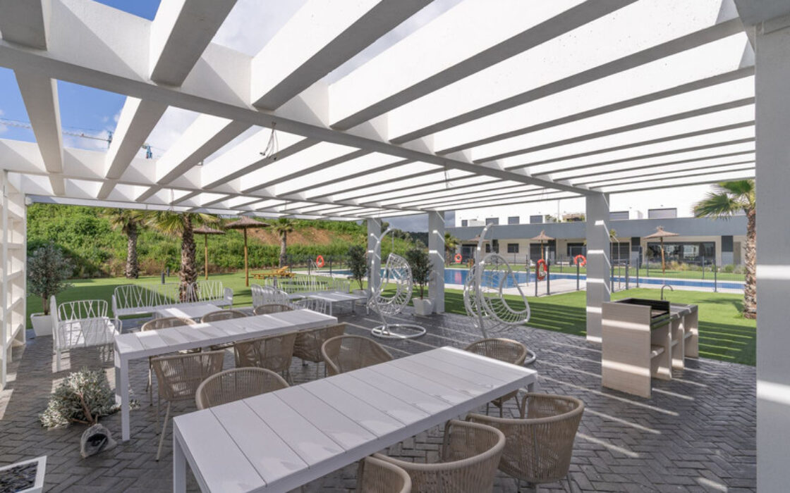 Апартаменти 2+1 з терасою біля моря в Естепоні 90 кв.м