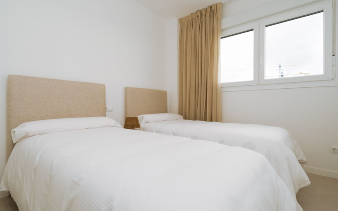 Апартаменти 2+1 з терасою біля моря в Естепоні 90 кв.м