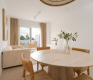 Апартаменти 2+1 з терасою біля моря в Естепоні 90 кв.м