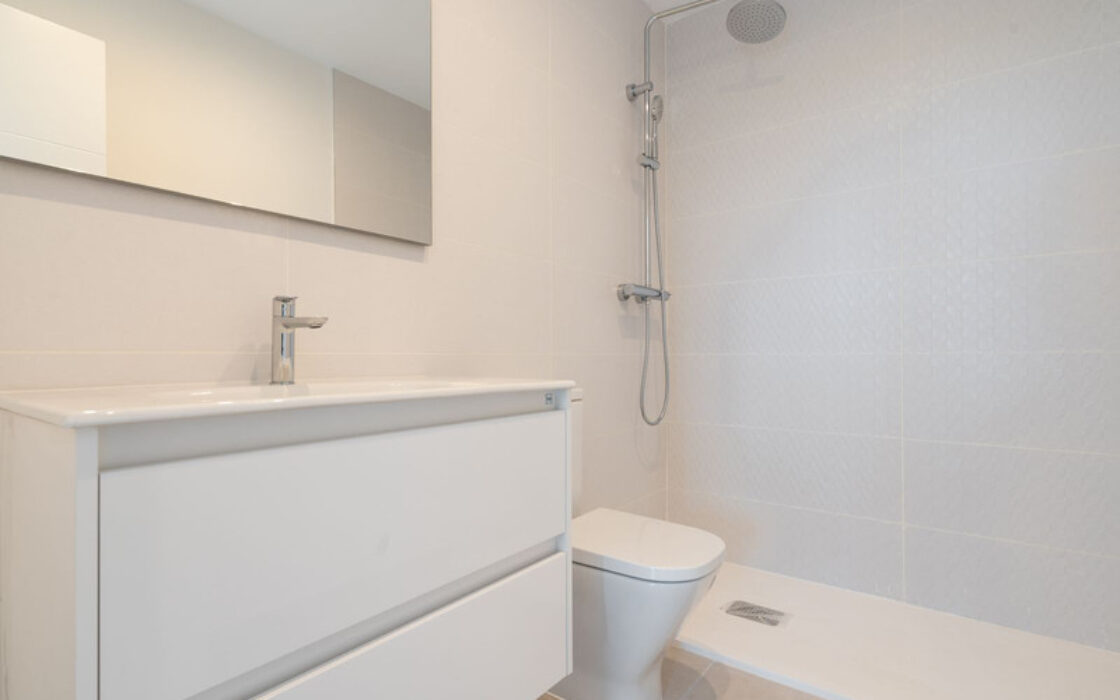 Апартаменти 2+1 з терасою біля моря в Естепоні 90 кв.м