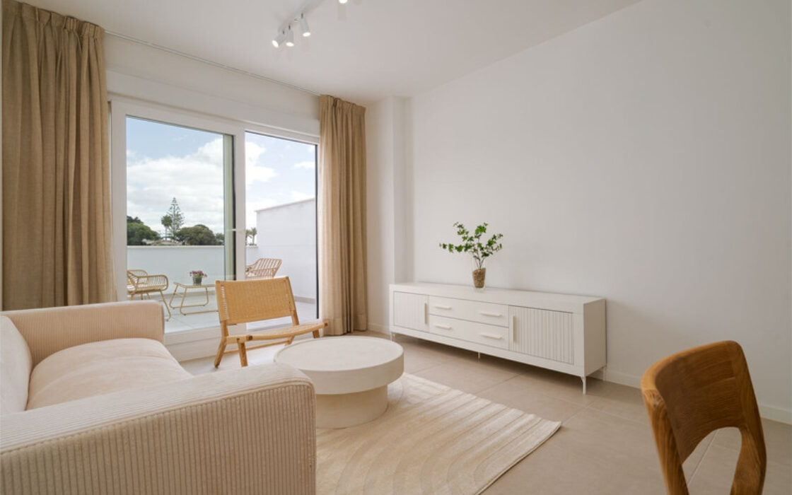 Апартаменти 2+1 з терасою біля моря в Естепоні 90 кв.м