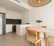 Апартаменти 2+1 з терасою біля моря в Естепоні 90 кв.м