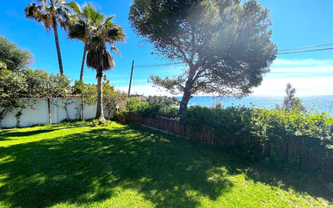 Прекрасна вілла в Андалусії з видом на море 250 кв.м