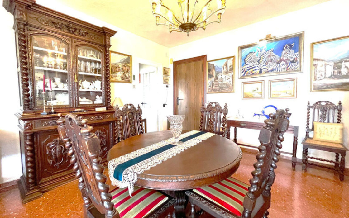 Прекрасна вілла в Андалусії з видом на море 250 кв.м