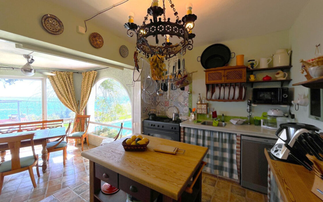 Прекрасна вілла в Андалусії з видом на море 250 кв.м