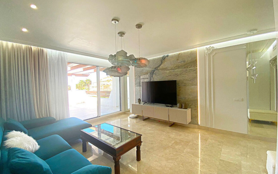 Квартира з терасою в Естепоні, 97 кв.м, біля моря