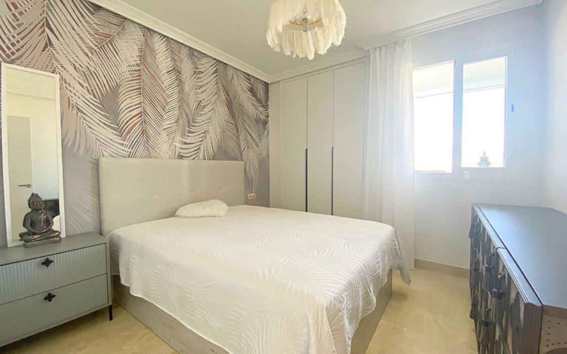 Квартира з терасою в Естепоні, 97 кв.м, біля моря