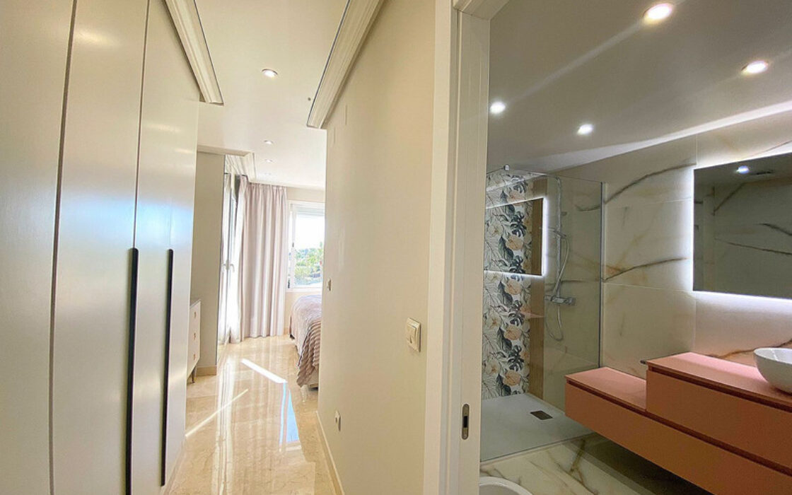 Квартира з терасою в Естепоні, 97 кв.м, біля моря