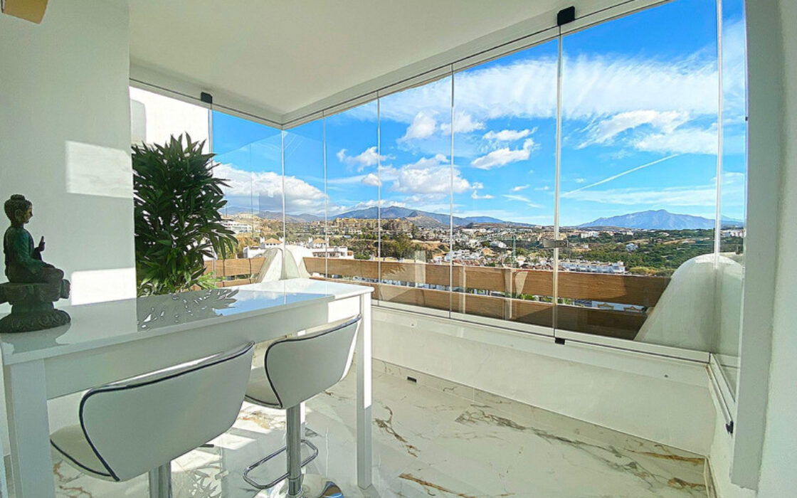 Квартира з терасою в Естепоні, 97 кв.м, біля моря