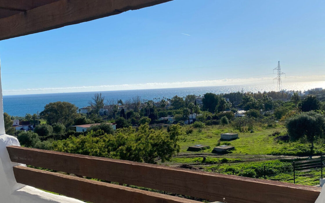 Квартира з терасою в Естепоні, 97 кв.м, біля моря