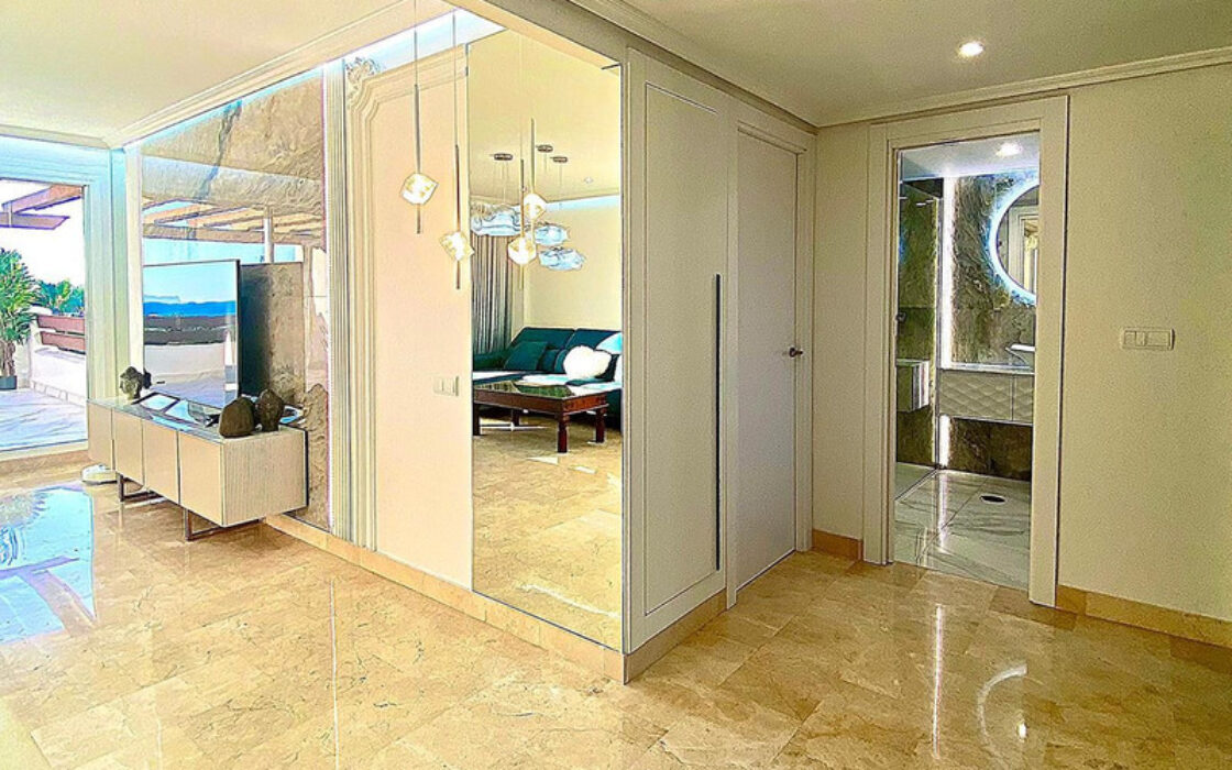 Квартира з терасою в Естепоні, 97 кв.м, біля моря