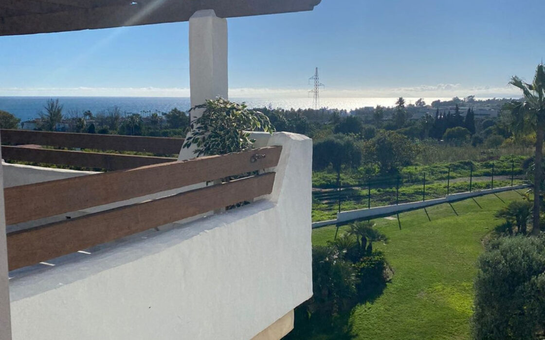 Квартира з терасою в Естепоні, 97 кв.м, біля моря