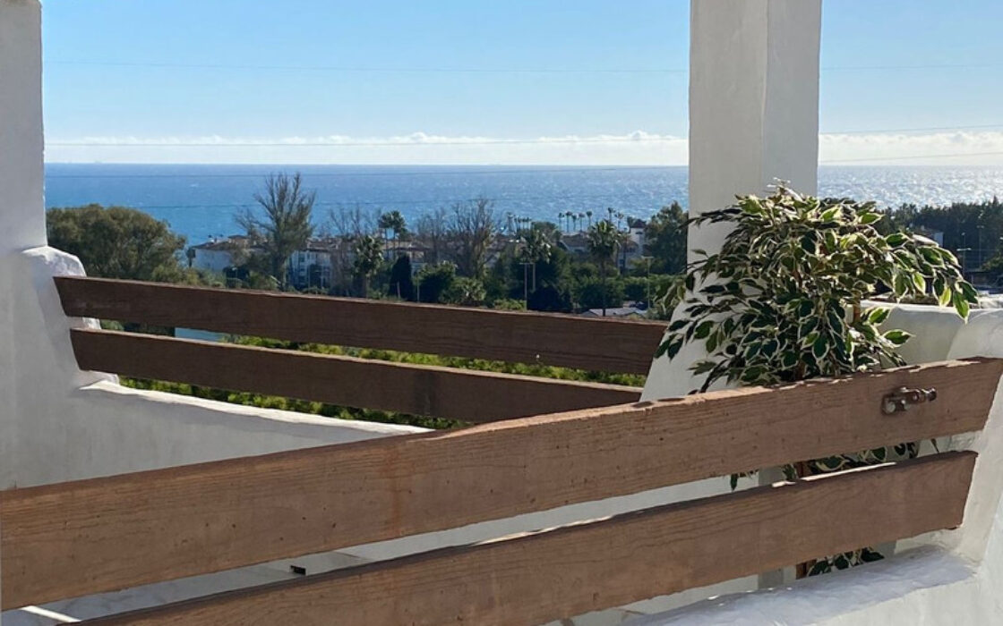 Квартира з терасою в Естепоні, 97 кв.м, біля моря