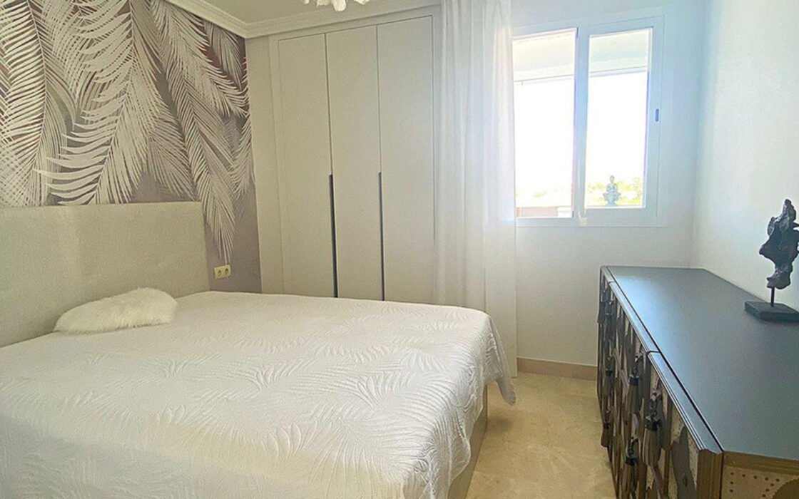 Квартира з терасою в Естепоні, 97 кв.м, біля моря