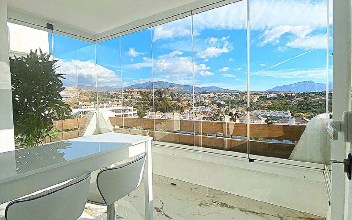 Квартира з терасою в Естепоні, 97 кв.м, біля моря