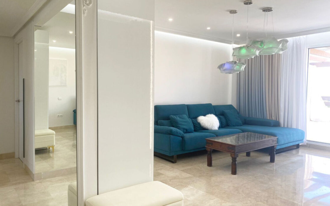 Квартира з терасою в Естепоні, 97 кв.м, біля моря