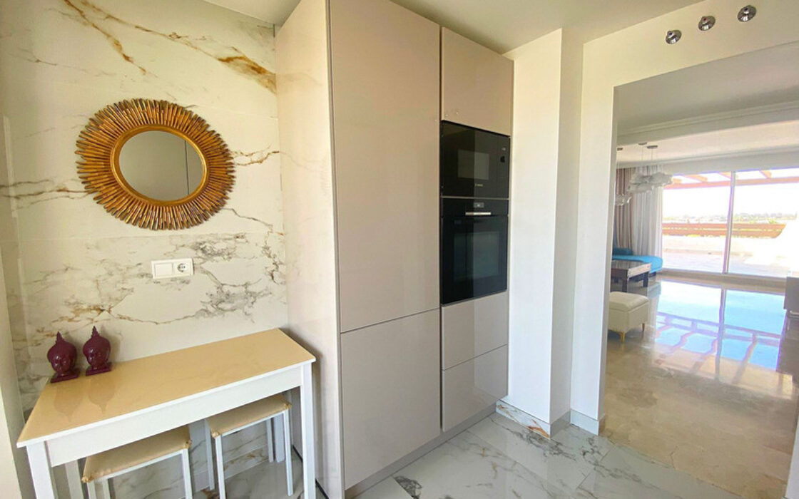 Квартира з терасою в Естепоні, 97 кв.м, біля моря