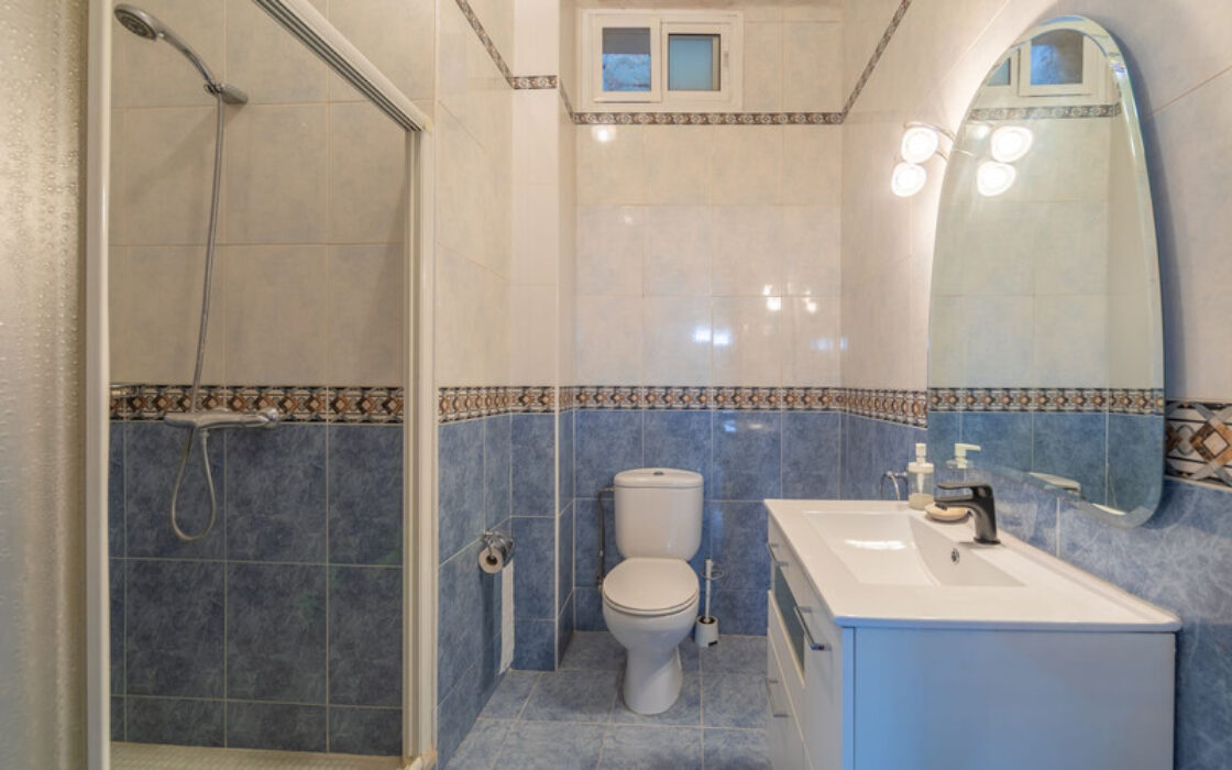 Вилла в Лас-Лагунас-де-Миджас, 389 кв.м, 5 комнат у моря