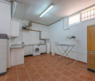 Вилла в Лас-Лагунас-де-Миджас, 389 кв.м, 5 комнат у моря